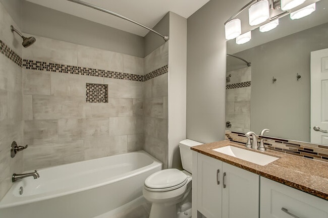 Master Bath - 406 Granville Rd