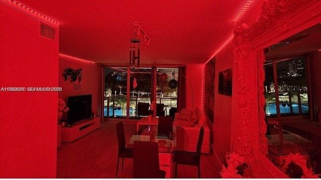 Building Photo - 1000 West Ave