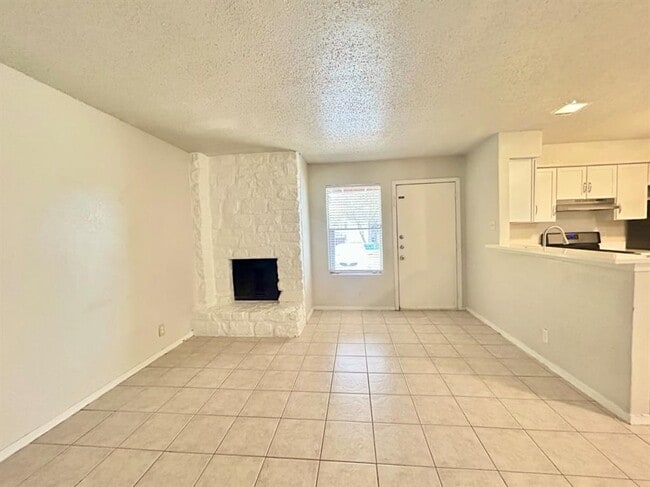 Building Photo - 2300 Cedrick Cove