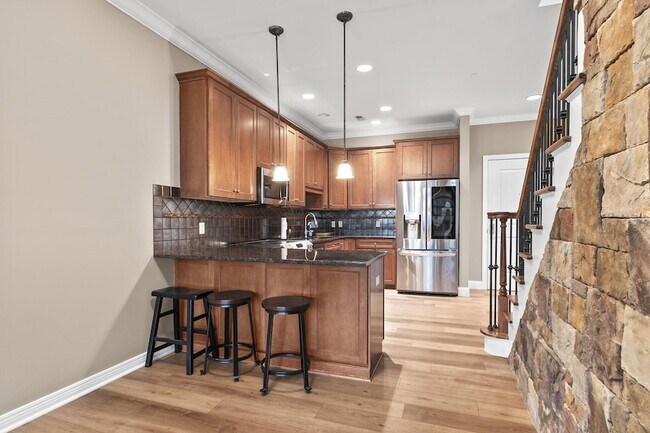 Building Photo - 251 Daniel Burnham Square
