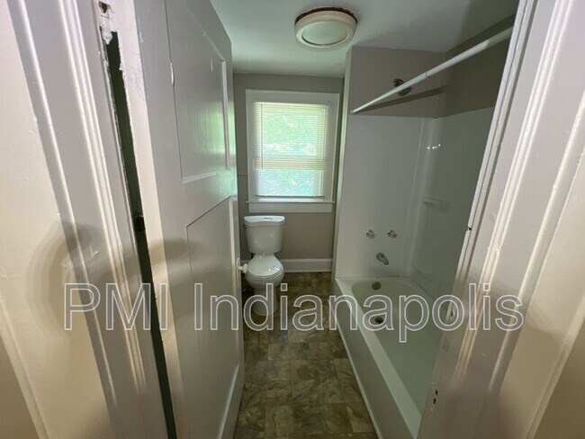 Building Photo - 310 N Riley Ave