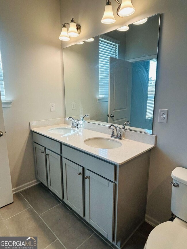 Building Photo - 140 Reese St