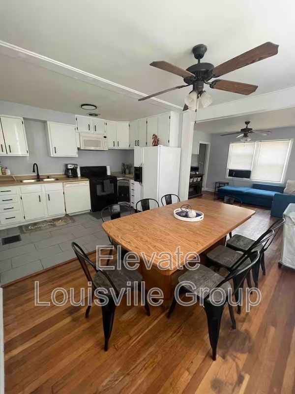 Building Photo - 3320 Oleanda Ave