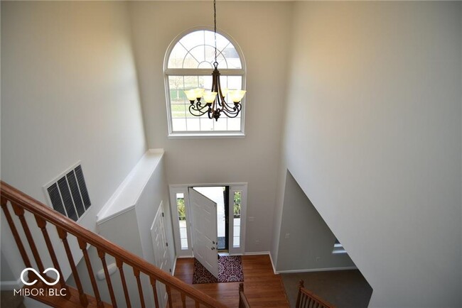 Building Photo - 5742 Cantigny Way N