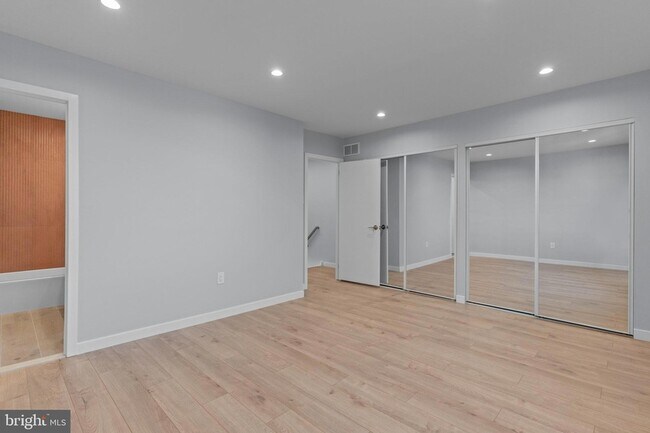 Building Photo - 3586 Dows Rd