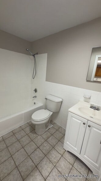 Building Photo - 27 Ridgewood Ln