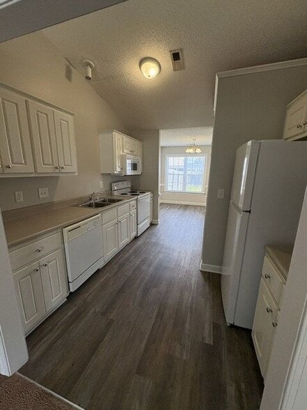 Building Photo - 1213B Price Dr