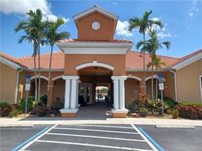 Building Photo - Beautiful 3-Bedroom Condo with 2-Car Garag...