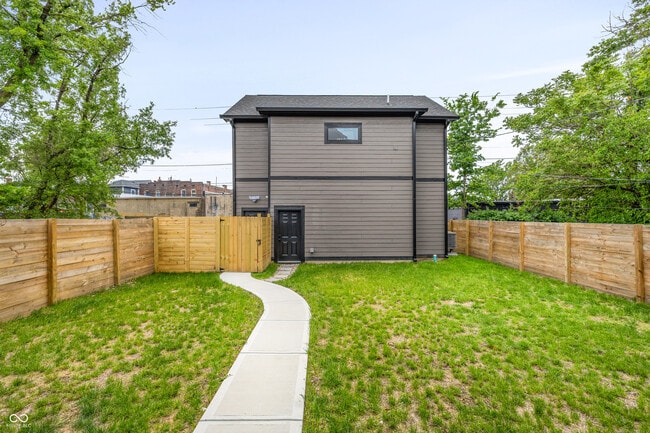Building Photo - 1027 Hosbrook St