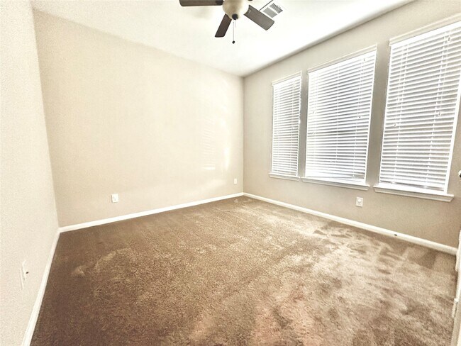 Building Photo - 3877 Enchanted Timbers Ln