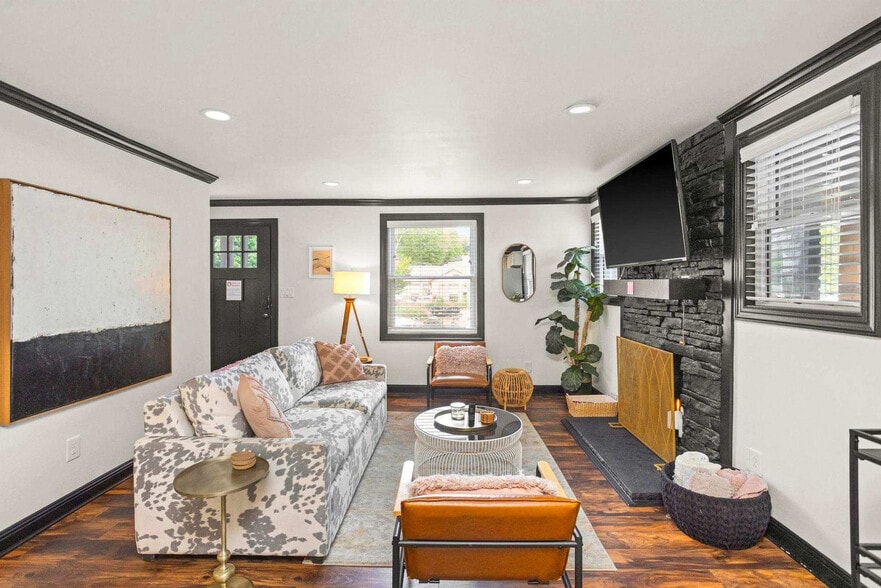 Primary Photo - 1302 Ardee Ave