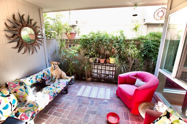 Building Photo - 2508 Arizona Ave