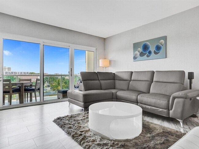 Building Photo - 6000 N Ocean Blvd