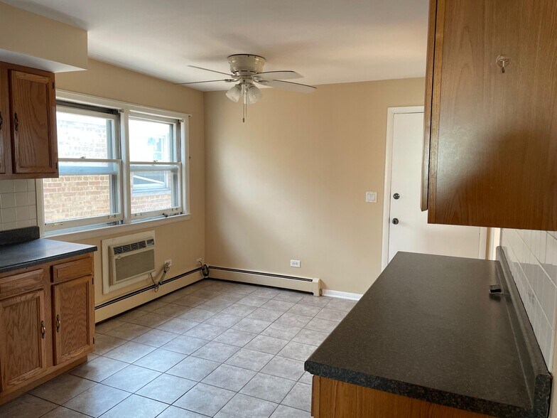Building Photo - 2318 N 72nd Ct