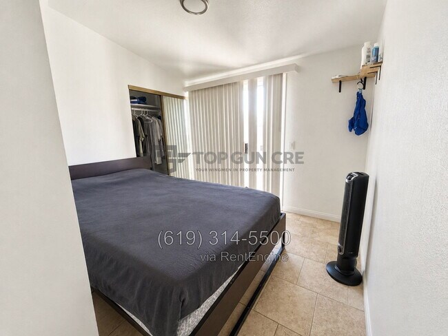 Building Photo - 2430 Bartel St