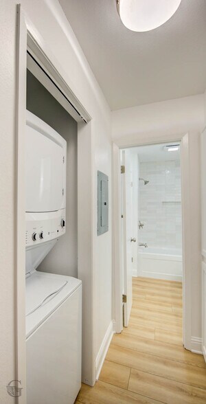 Building Photo - 3636 Greenacres Place Dr