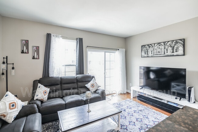 Building Photo - 4238 Potomac Highlands Cir