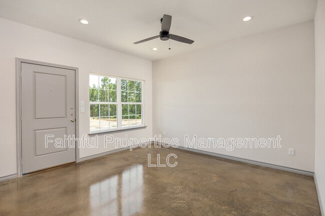 Building Photo - 13554 FM 14