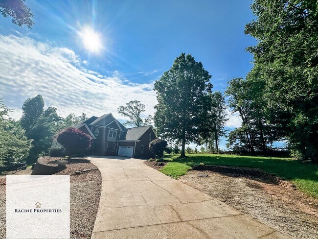 Building Photo - **Your Dream Home Awaits in This Exceptional Cul-de-Sac Retreat**