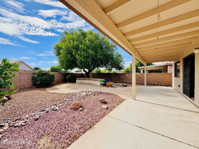 Building Photo - 2875 W Simplicity Dr