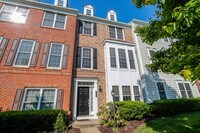 Building Photo - 14580 Crossfield Way