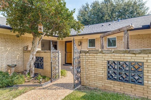 Building Photo - 1821 E Cedar Elm Dr