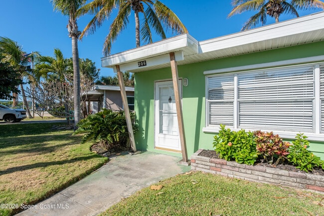 Building Photo - 206 4th Ave