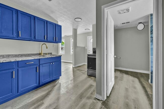 Building Photo - 5008 McBride