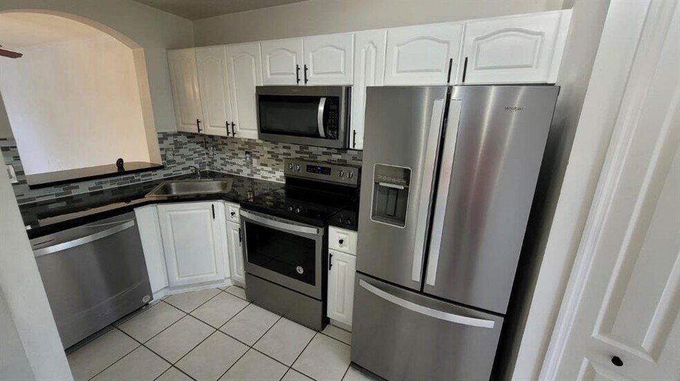 Primary Photo - 2200 NW 78th Ave