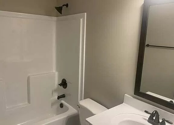 Building Photo - 201 Geneva Ln