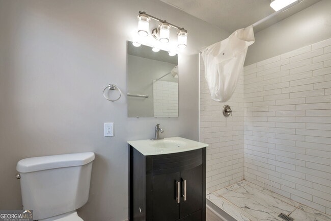 Building Photo - 1870 Sandgate Cir SW