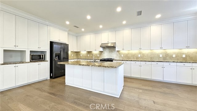 Building Photo - 135 Overbrook