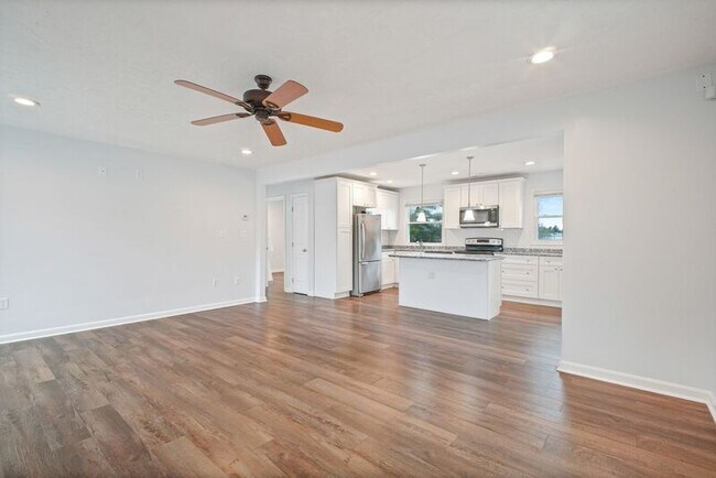 Building Photo - 6339 Old Plank Rd