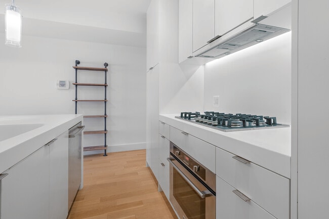 Building Photo - 1515 K St SE