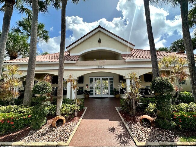Building Photo - 815 Boynton Beach Blvd