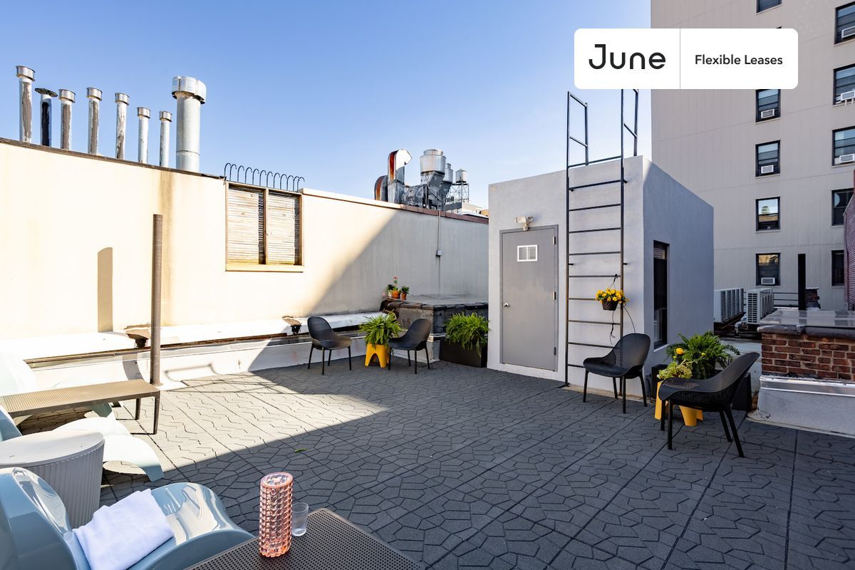 Building Photo - Trendy ROOM at The Central Park Manhattan House