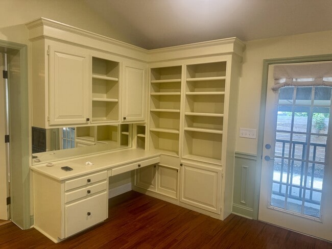 Building Photo - 774 Creekside Dr