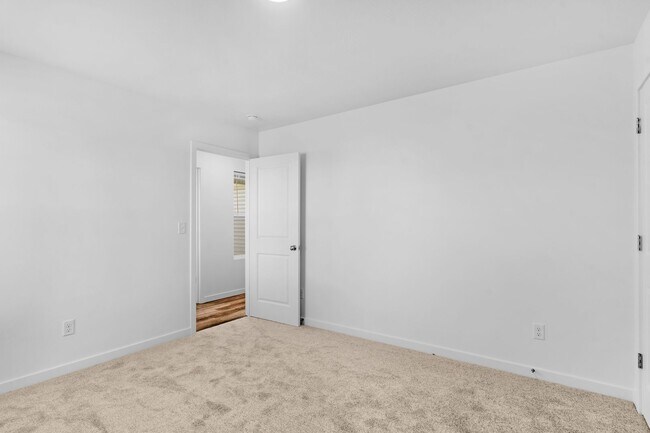 Building Photo - Nearly NEW home in Willard!
