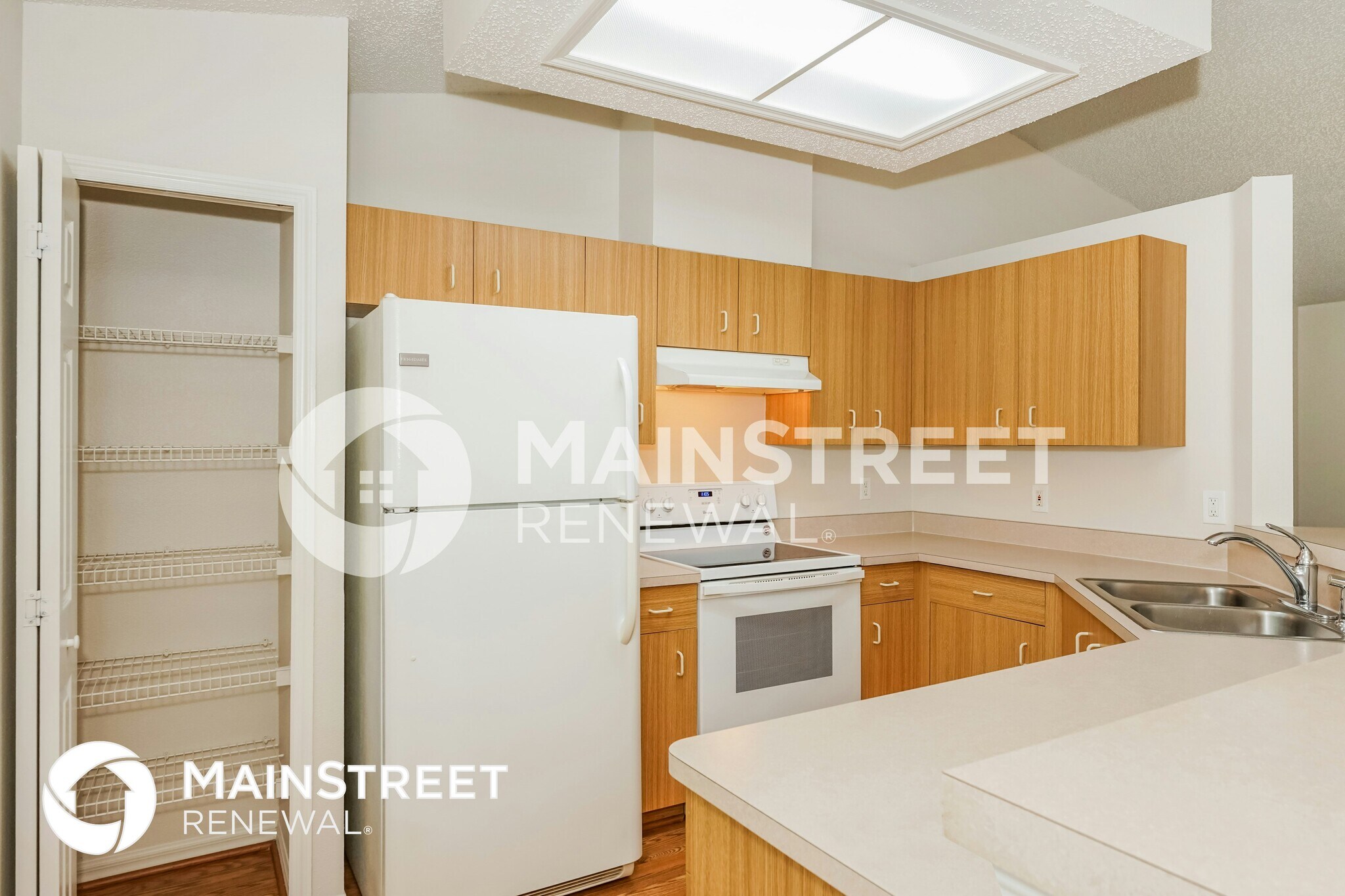 Building Photo - 258 Charles Ave