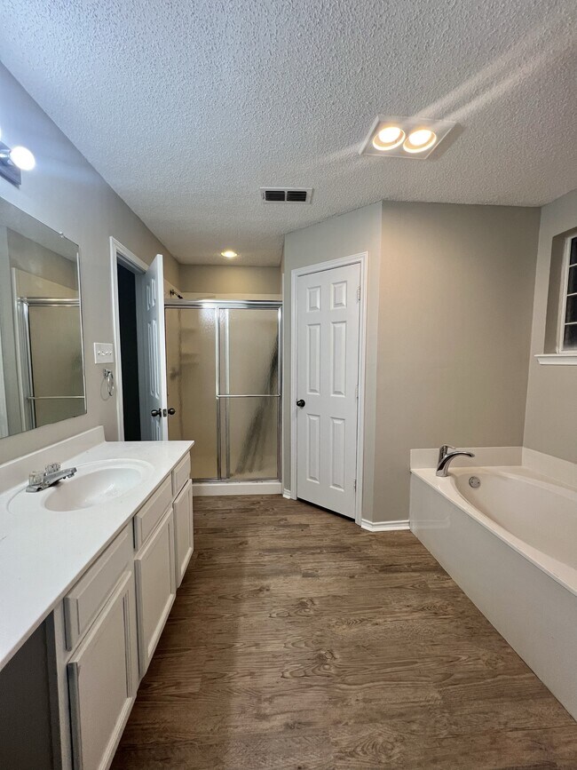 Building Photo - 6542 88th St