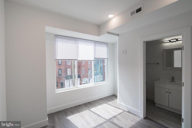 Building Photo - 1709 Snyder Ave