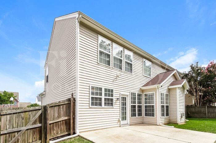 Building Photo - 4559 Fairport Ct
