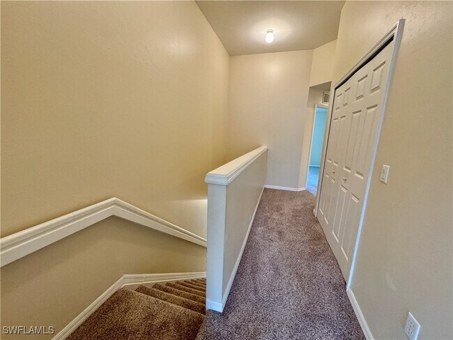 Building Photo - 860 Hampton Cir