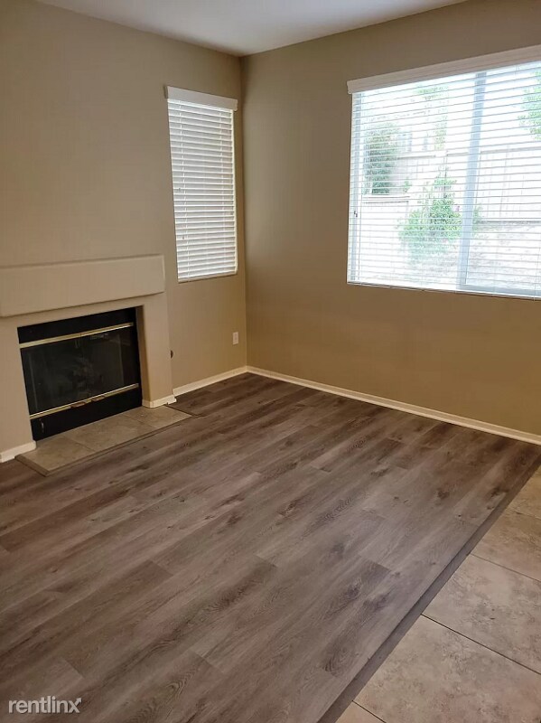 Building Photo - 3 br, 2.5 bath House - 1125 Lassen Peak Pl