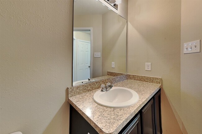 Building Photo - 21606 Nella Cir