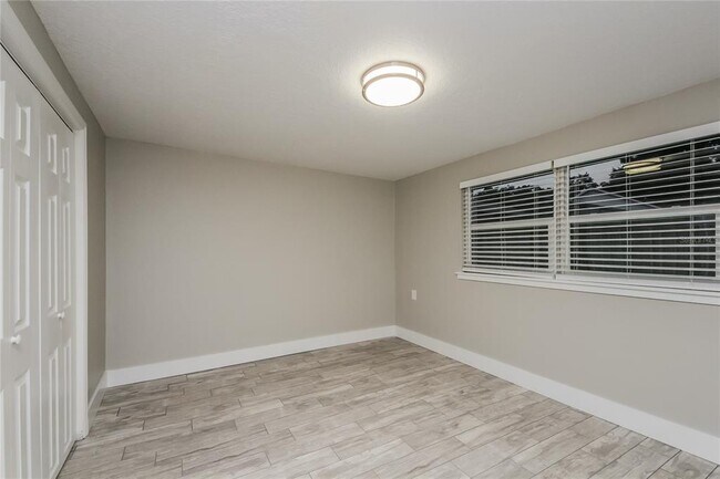 Building Photo - 1805 Simonton Ave