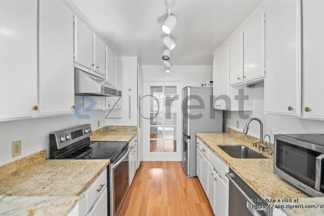 Building Photo - 426 Barnegat Ln