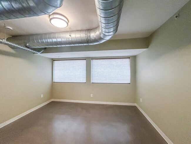 Building Photo - 800 Brazos St