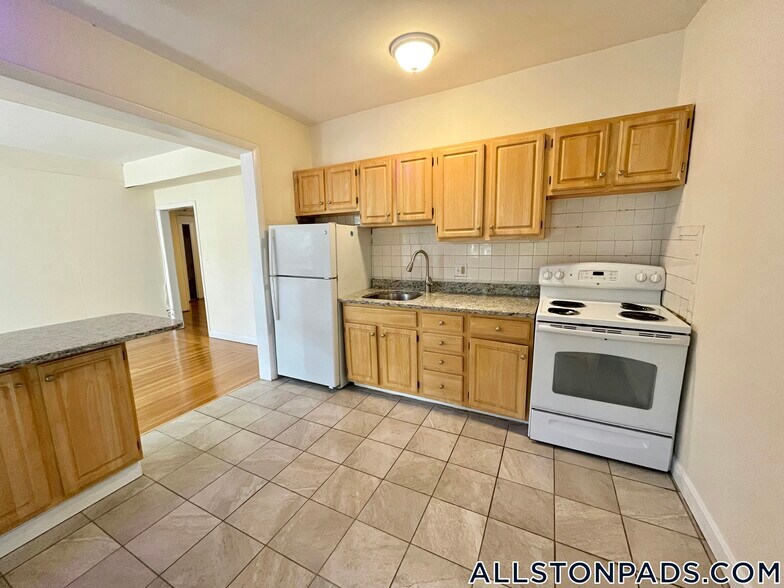 Building Photo - 1133 Commonwealth Ave