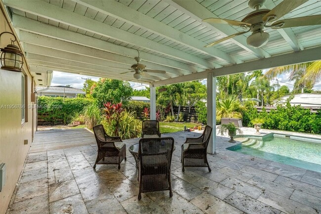 Building Photo - 8761 Ridgeland Dr